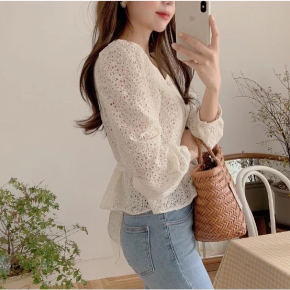 Floral lace blouse top button waist tie white cream womens top - Picture 3 of 4